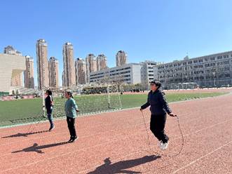 图片包含 户外, 草, 体育, 建筑描述已自动生成
